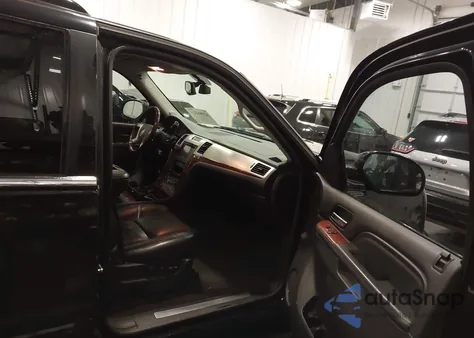 2012 Cadillac Escalade Premium from USA, damaged, VIN 1GYS3CEFXCR318586